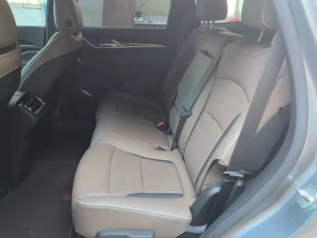 Фото 17 - Buick Enclave