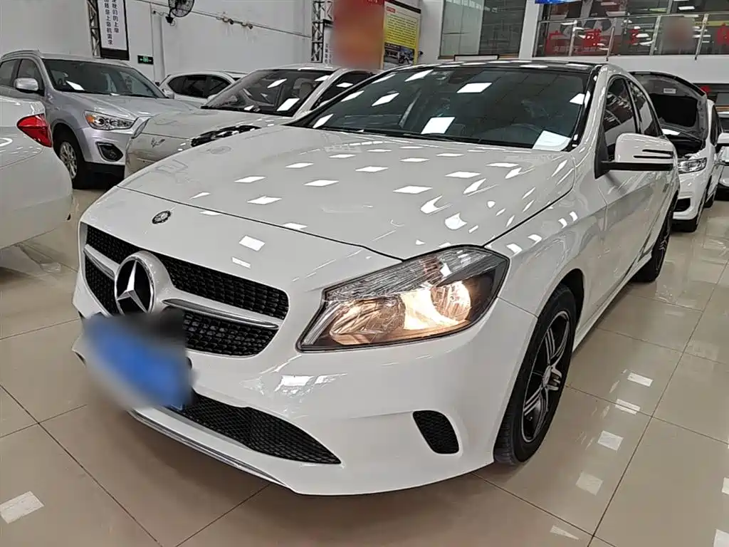 Mercedes-Benz A-Class (Import) 2015 A 180 Standard