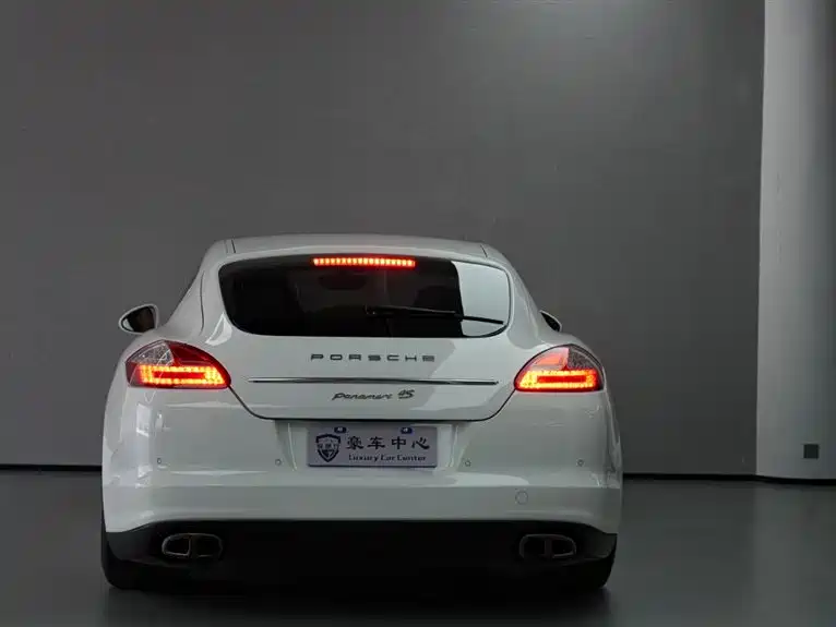 Porsche Panamera 2010 Model Panamera 4S 4.8L фото 12