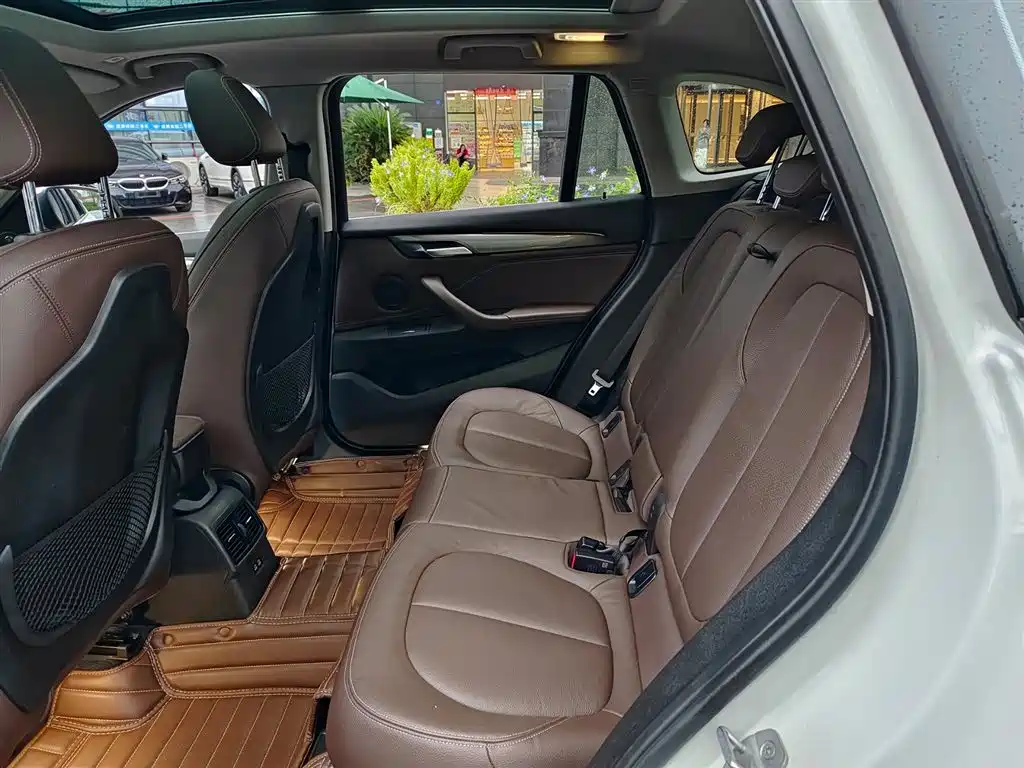 BMW X1 2019 xDrive20Li Premium Model фото 8