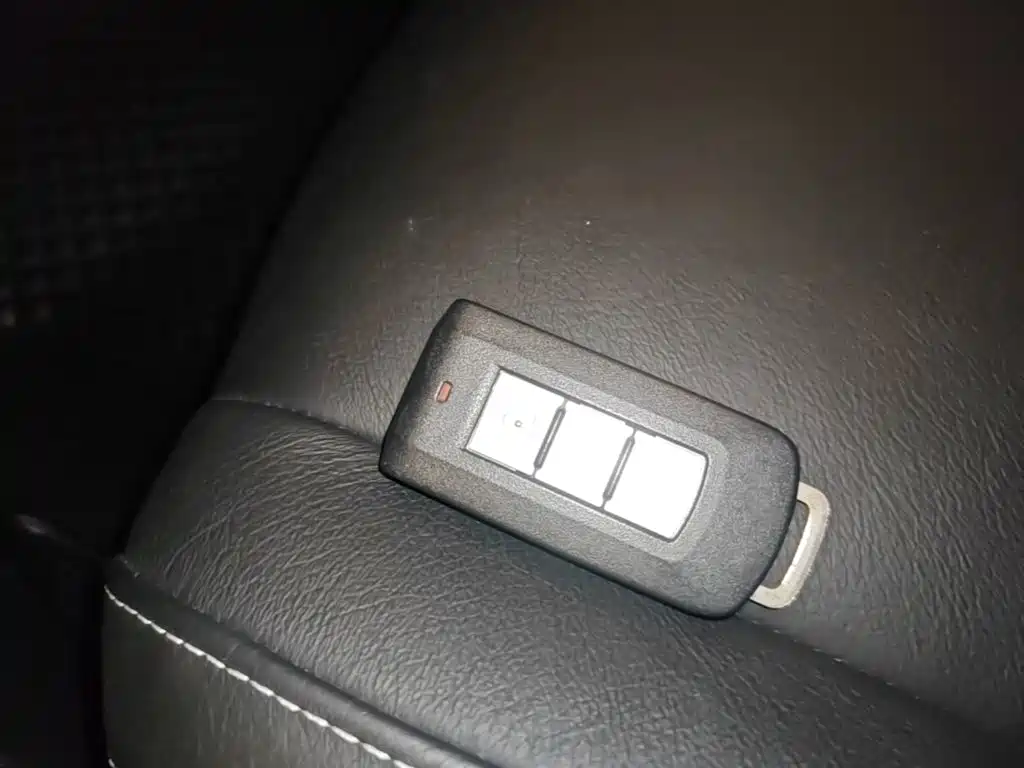Mitsubishi Outlander (Import) 2014 2013 2.4L 4WD Luxury Navigation 5-seater