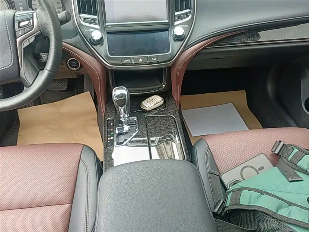 Toyota Crown 2018 2.0T Sport Edition фото 14