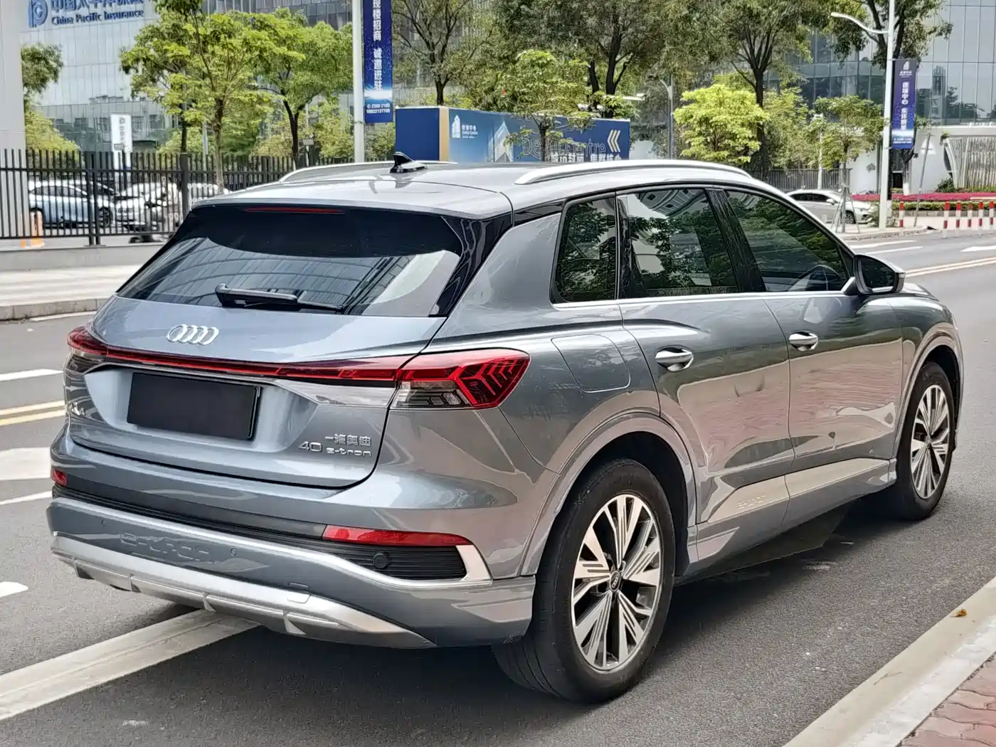 AUDI Q4 E TRON