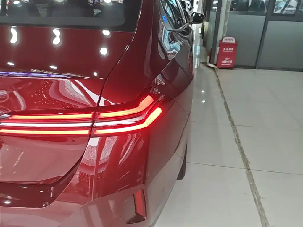 BMW i5 2024 eDrive 35L Premium Model M Sport Package фото 8