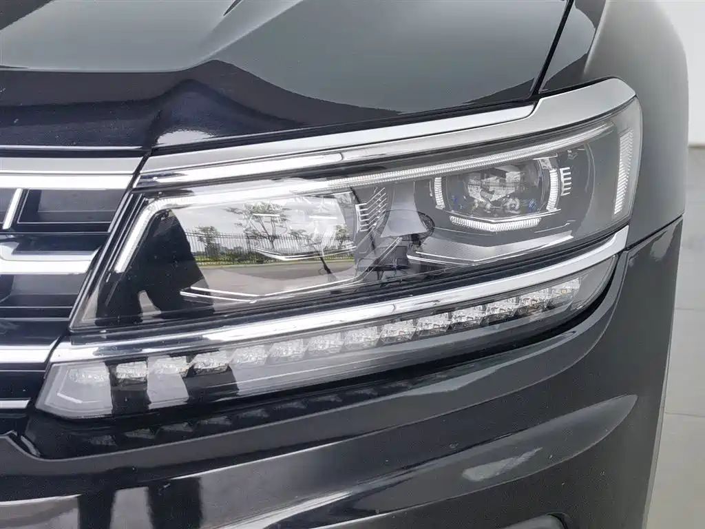 Volkswagen Tiguan L 2017 380TSI Automatic 4WD Luxury Edition фото 7