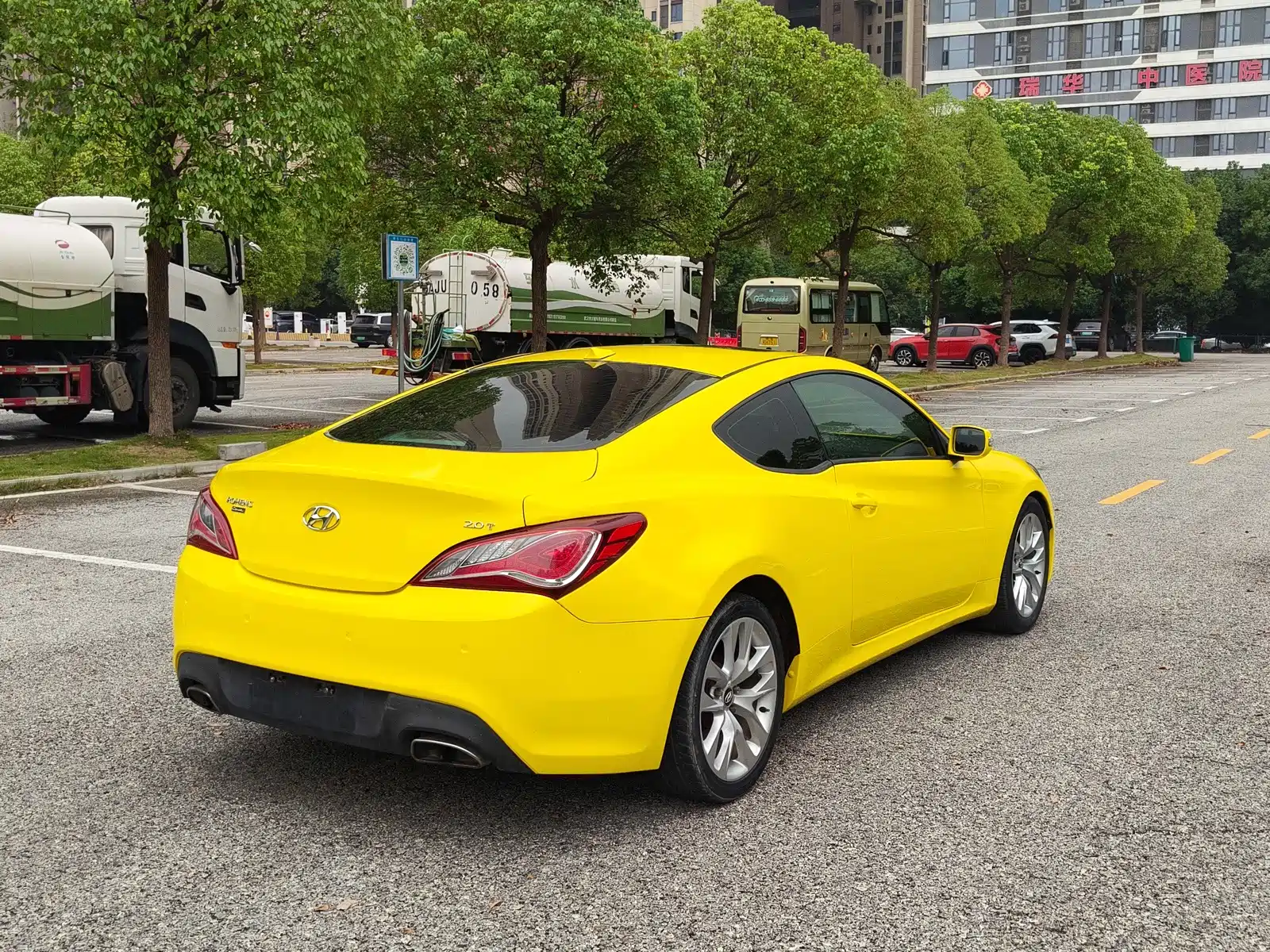 Фото 4 - Hyundai Genesis Coupe