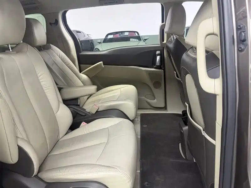 Buick GL8 2011 3.0L XT Luxury Business Flagship фото 15