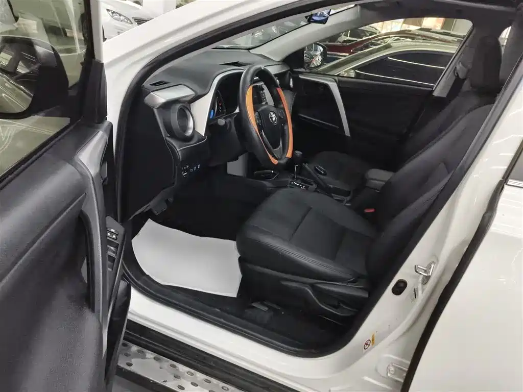 Toyota RAV4 Rongfang 2016 2.0L CVT 2WD Comfort (China V) фото 12