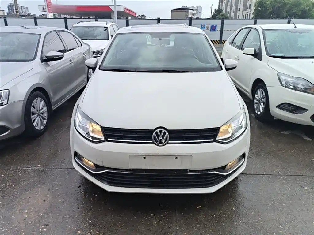 Volkswagen Polo 2016 1.6L Automatic Comfort фото 3