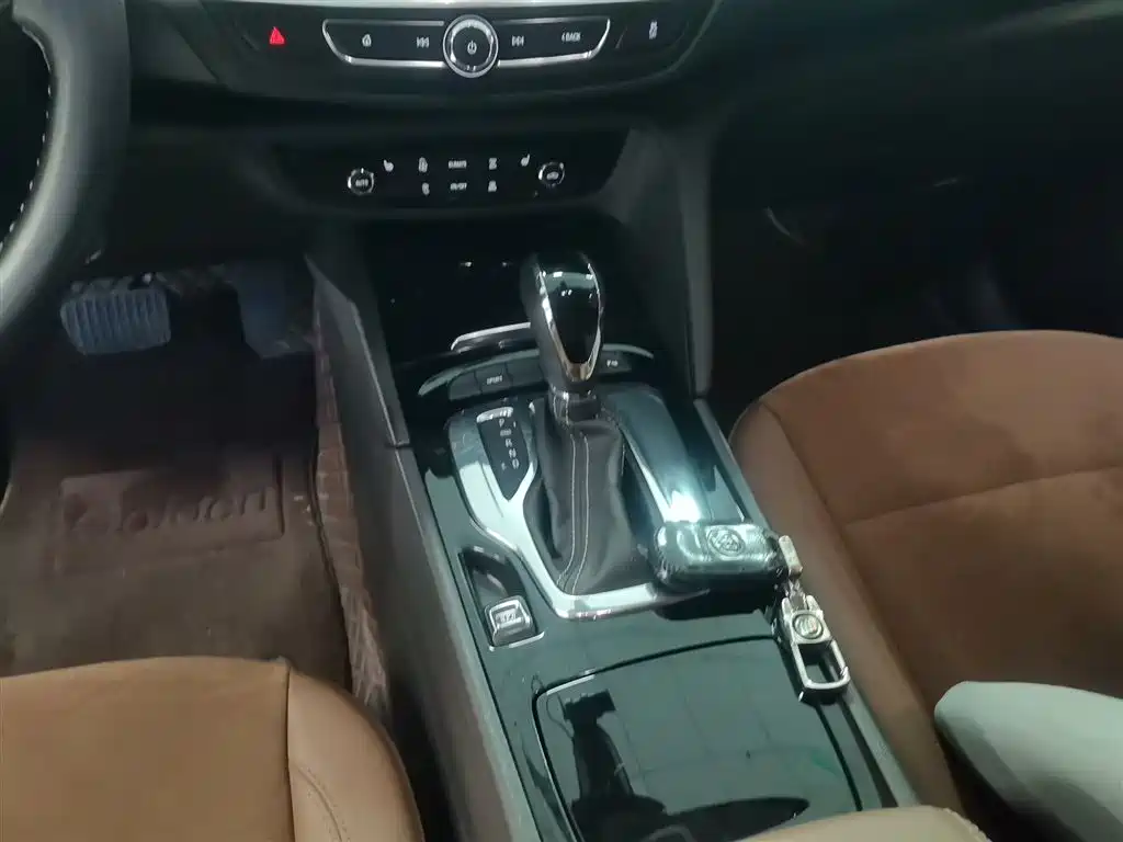 Buick Regal 2017 20T Luxury Model фото 10