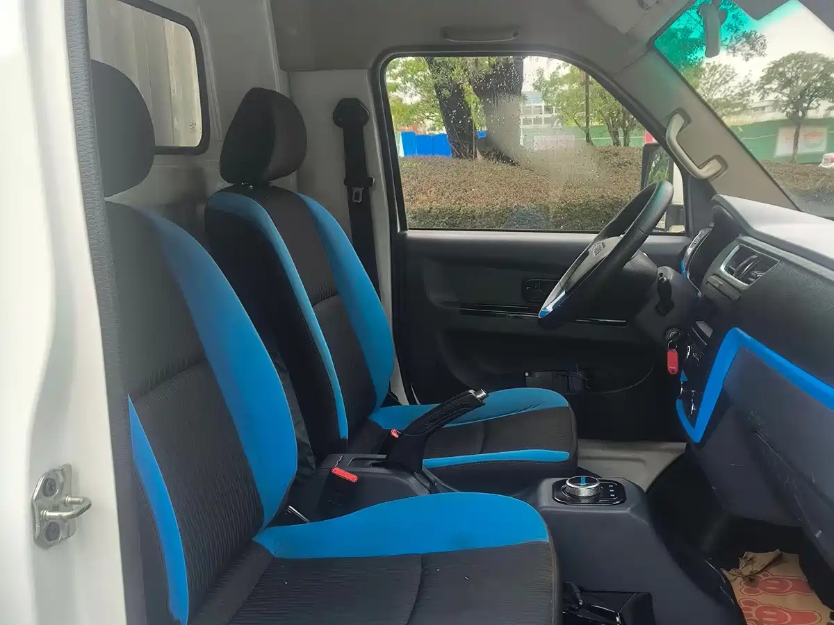SRM Xinyuan Xinyuan T5L EV 2025 2025 AVIC 56.7KWh Standard 3.8m Cargo Grid