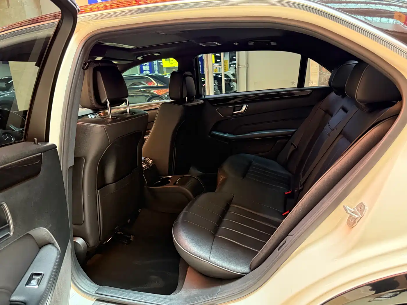 Mercedes-Benz E-Class 2015 Facelift E 180 L фото 5