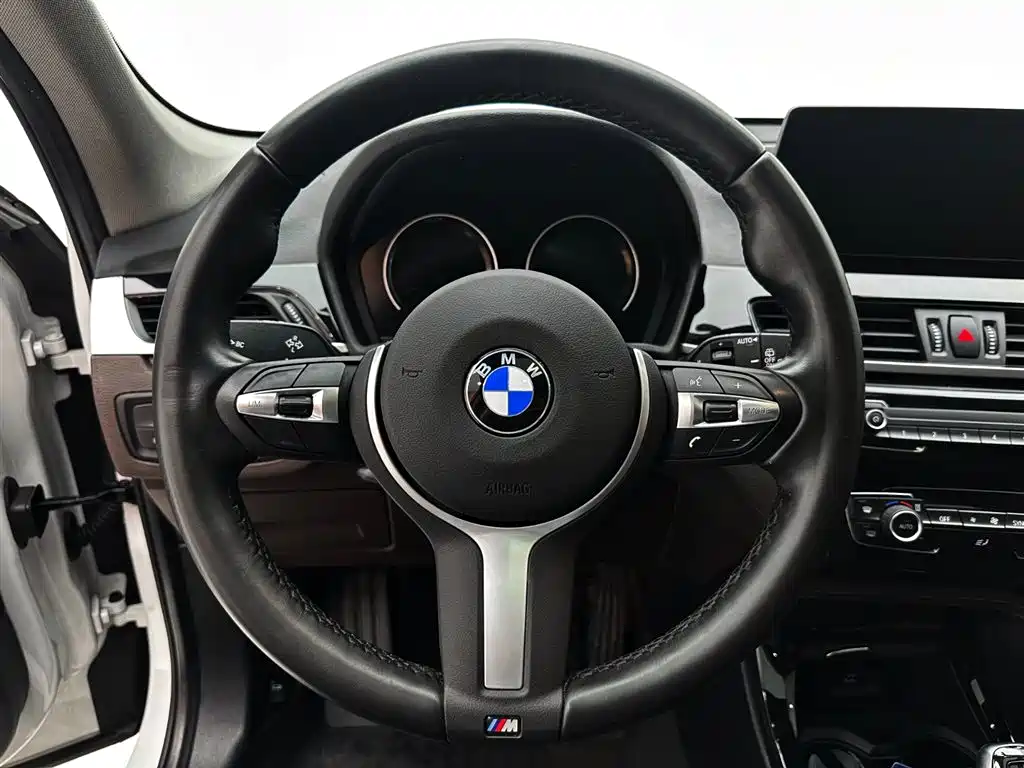 BMW X1 2022 sDrive20Li Fashion фото 10