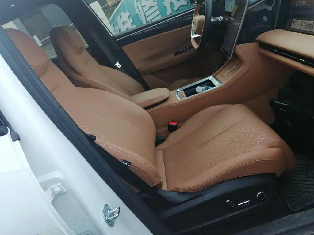 Geely Galaxy Galaxy L7 2025 2025 EM-i 115km Explorer+ Edition