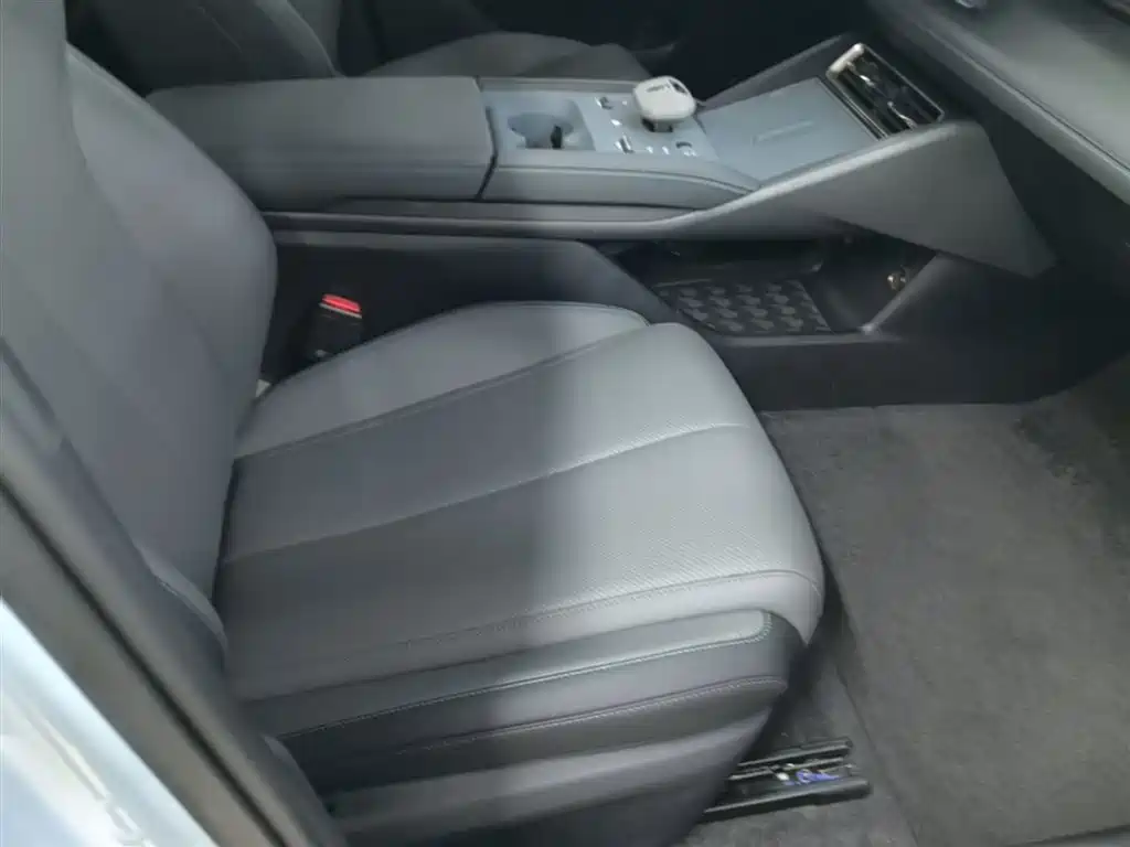 BYD Qin L 2025 DM-i Smart Drive Edition 80KM Leading фото 25