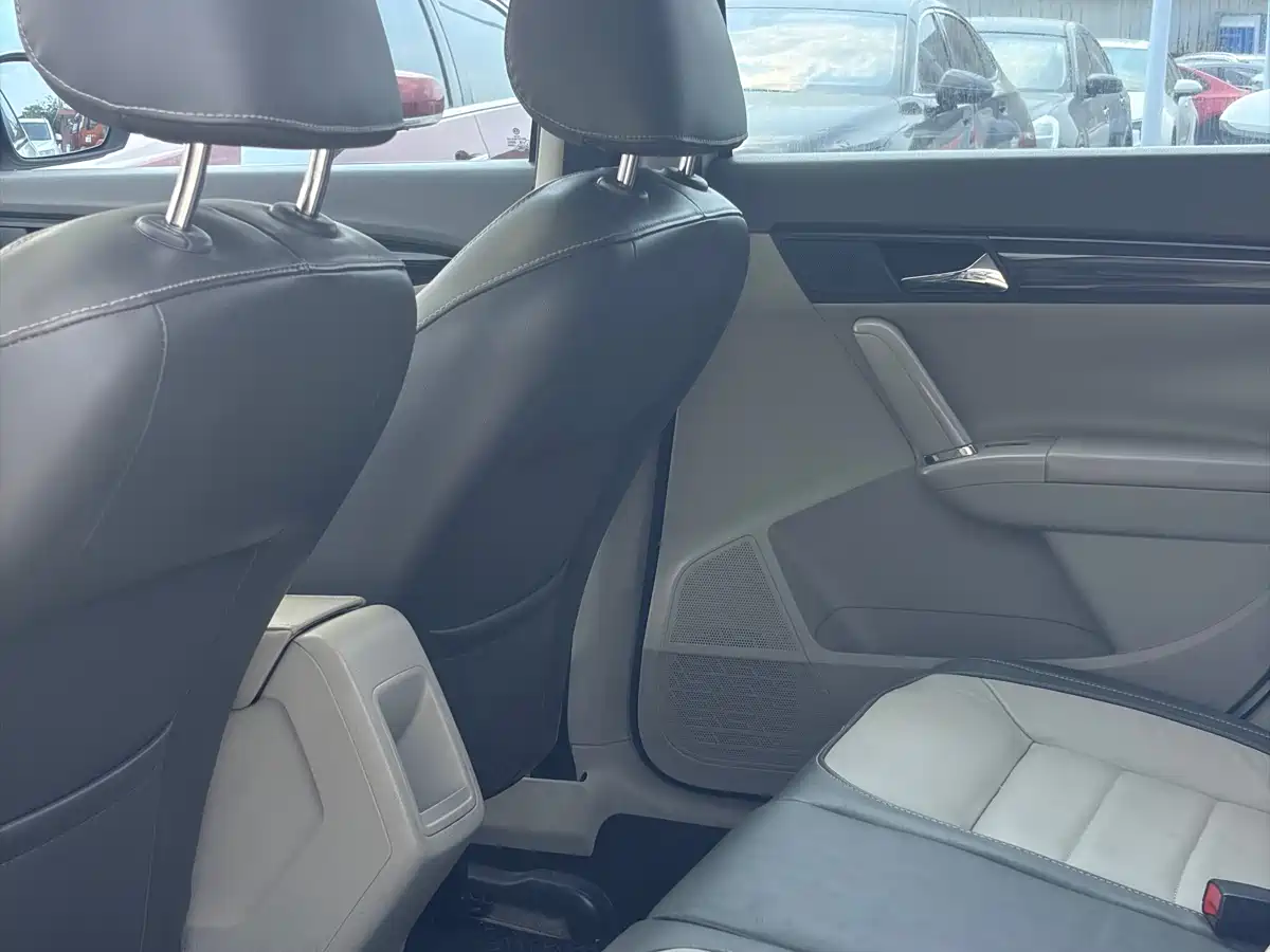 Volkswagen Lavida Tour 2013 1.4TSI Automatic Comfort фото 6