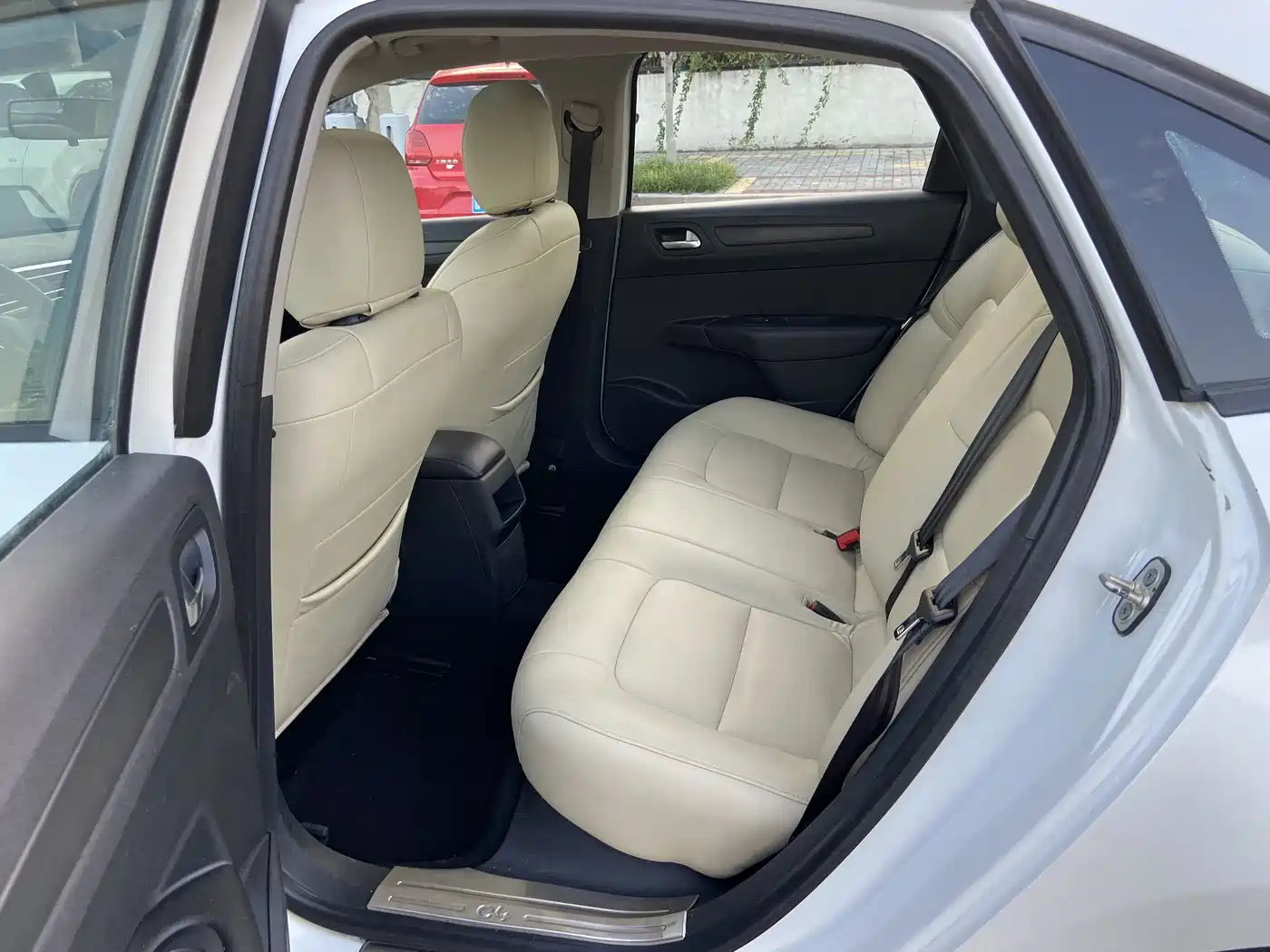 Citroën C4 C-Quatre 2016 2016 1.6L Automatic Luxury Model