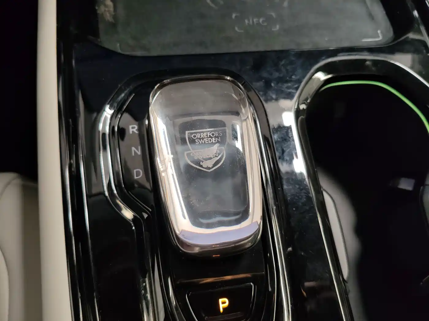 Volvo EM90 2024 2025 Ultra Six-Seater