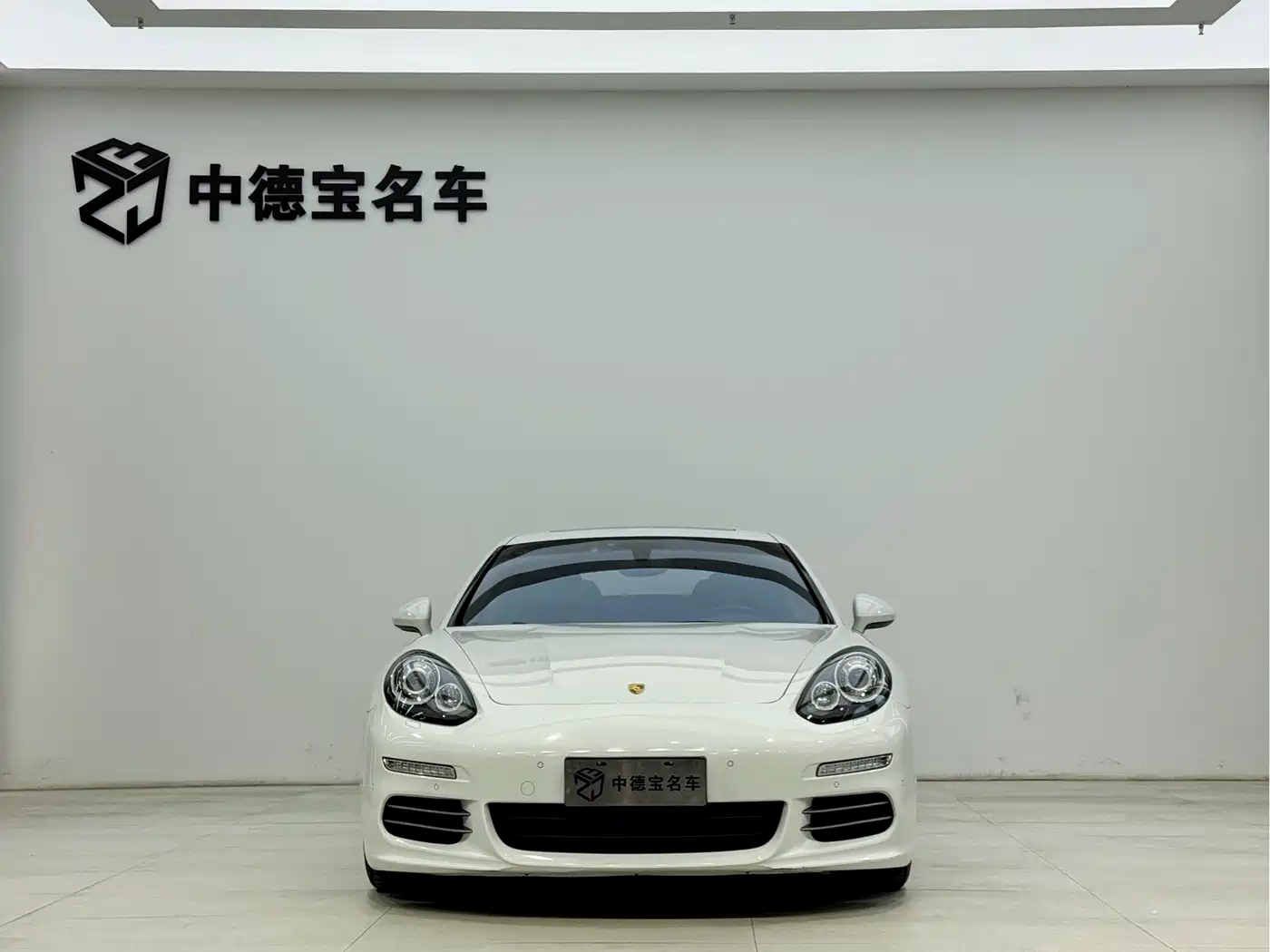 Porsche Panamera 2014 Panamera 4 3.0T фото 2