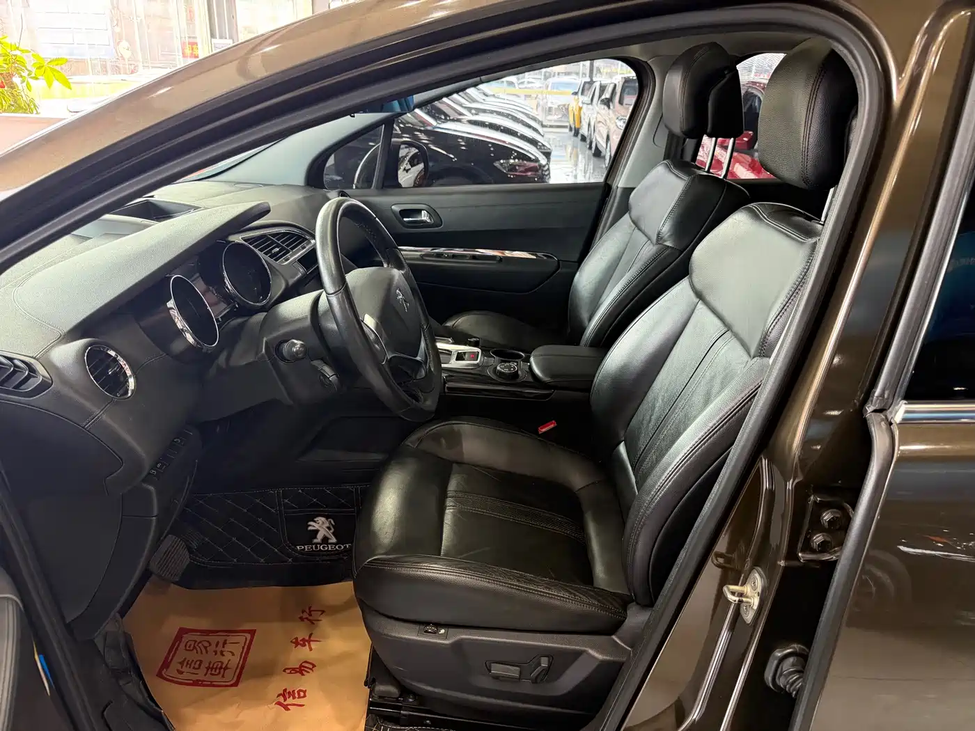 Peugeot 3008 2013 1.6THP Automatic Prestige Edition фото 4