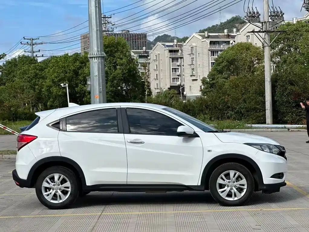 Honda Vezel 2016 2015 1.5L CVT 2WD Comfort