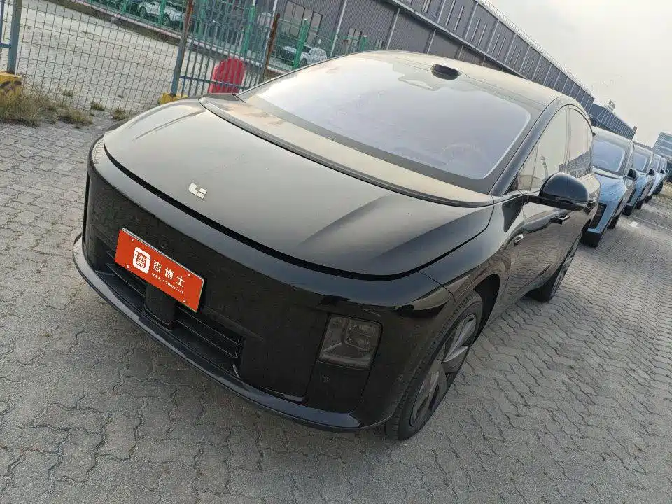 Li Auto Li i8 2025 — пригон из Китая