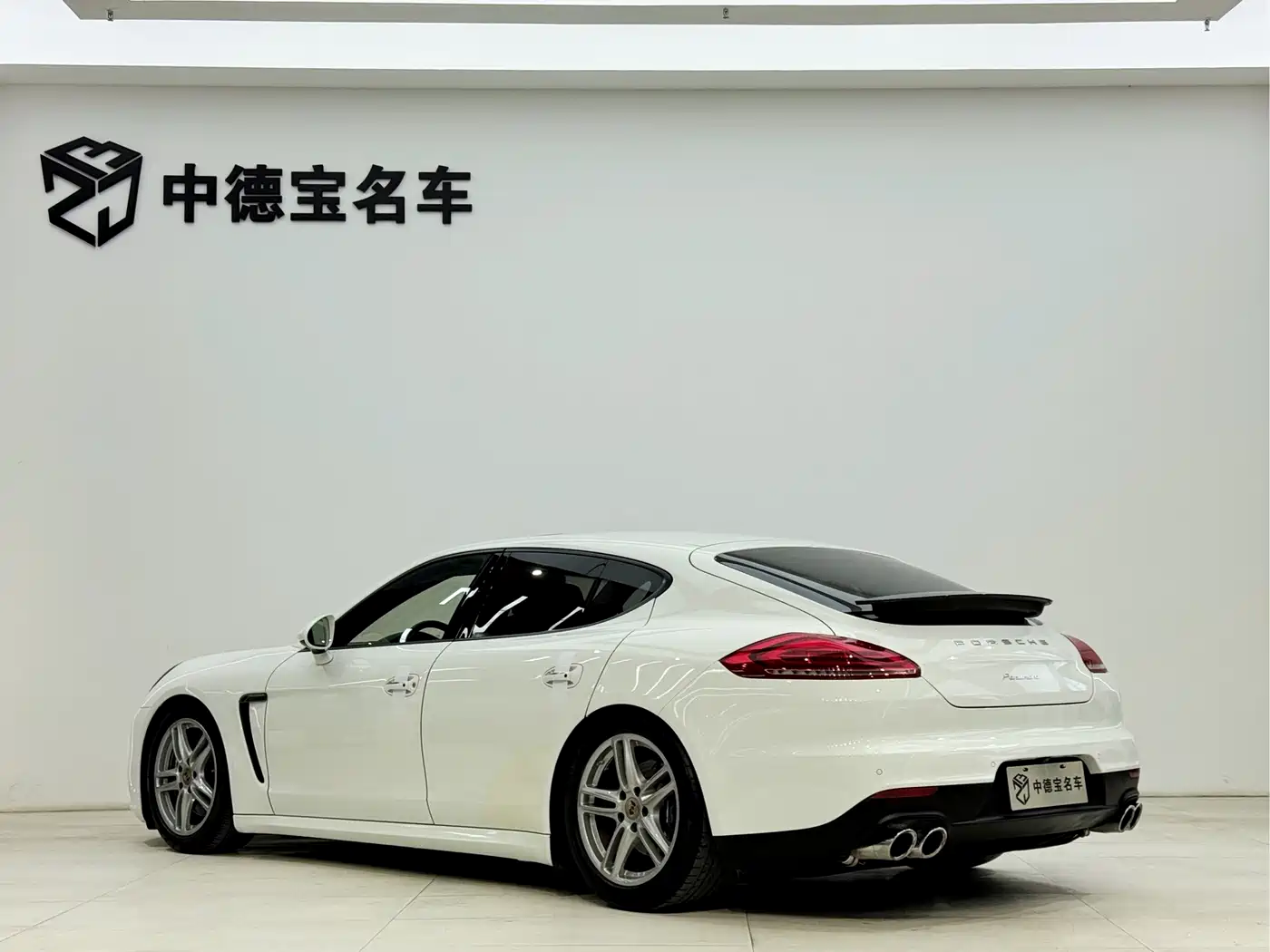 Porsche Panamera 2014 Panamera 4 3.0T фото 4