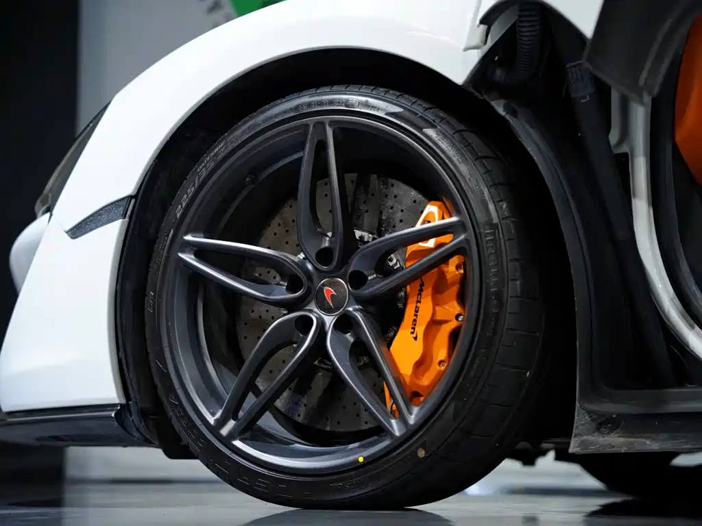 Фото 43 - McLaren 570