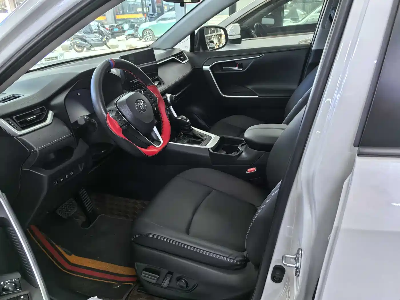 Toyota RAV4 Rongfang 2024 2.0L CVT FWD Style Plus Edition фото 7
