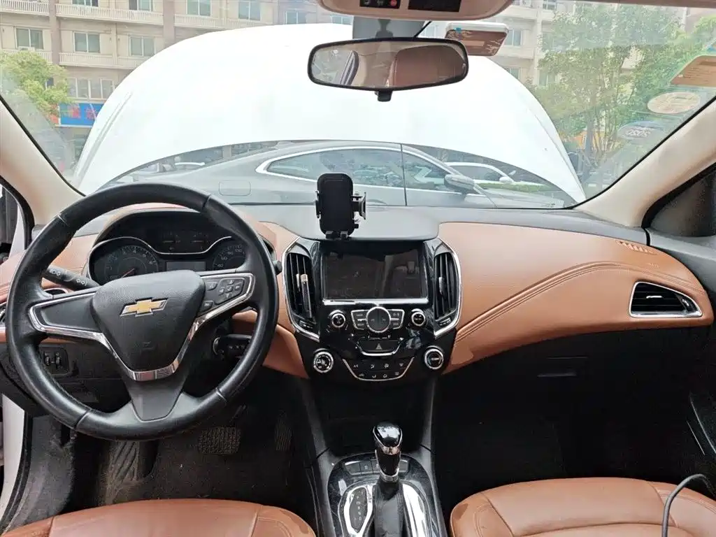 Chevrolet Cruze 2016 1.4T DCG Luxury Edition фото 13