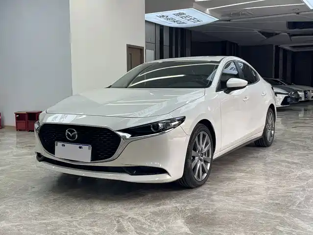 Mazda Mazda3 Axela 2023 2.0L Auto Zhiya — фото 1
