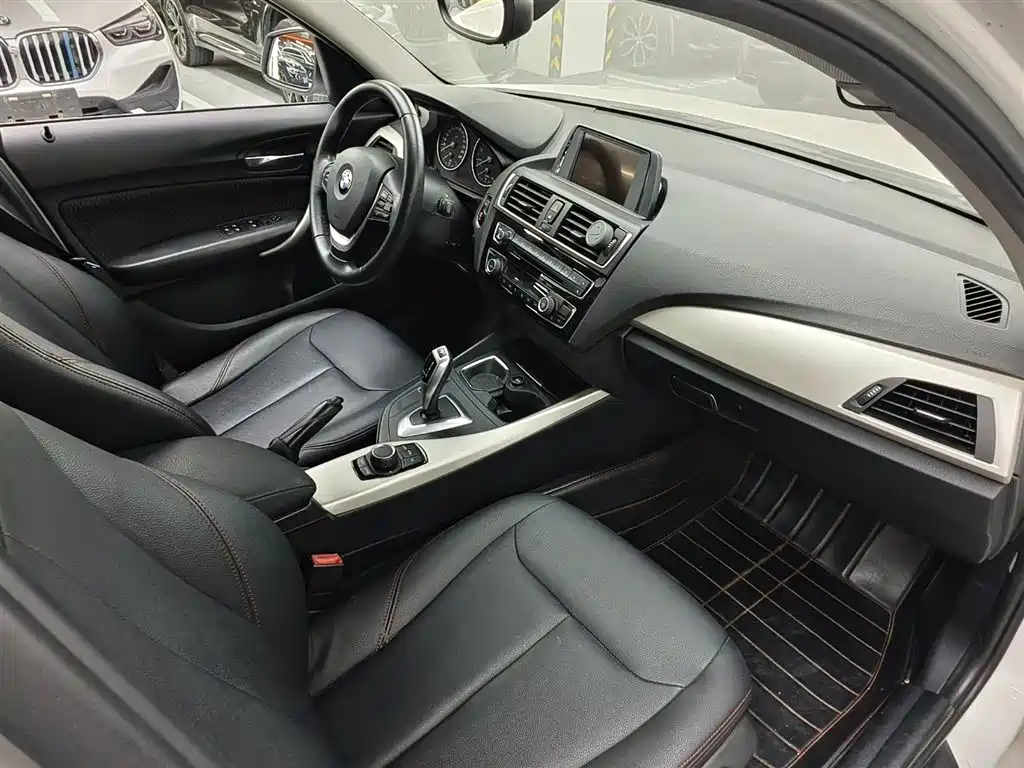 BMW 1 Series (Import) 2015 120i Leading фото 10