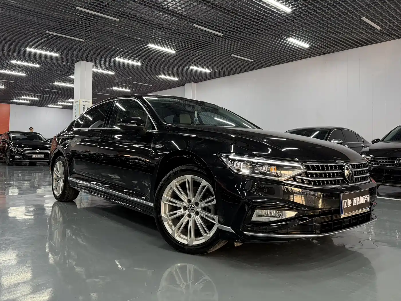 Volkswagen Magotan 2024 2 Million Units Public Sharing Edition 330TSI DSG Luxury фото 3