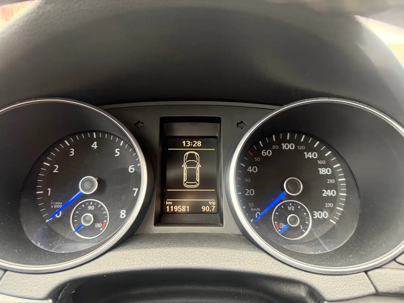 Volkswagen Golf (Import) 2011 2.0TSI R фото 11
