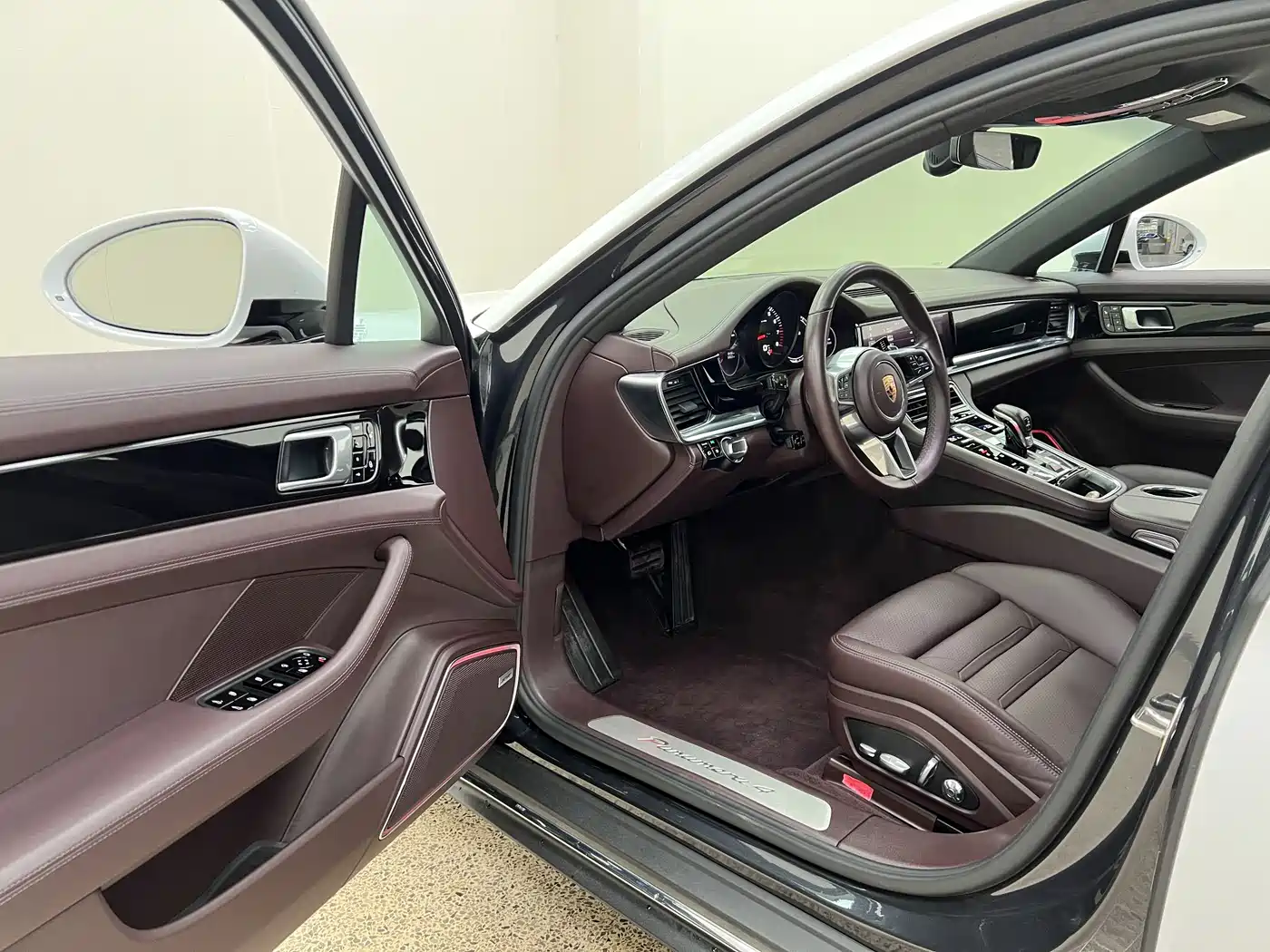 Porsche Panamera 2017 Panamera 4 Executive Long Wheelbase 3.0T фото 9