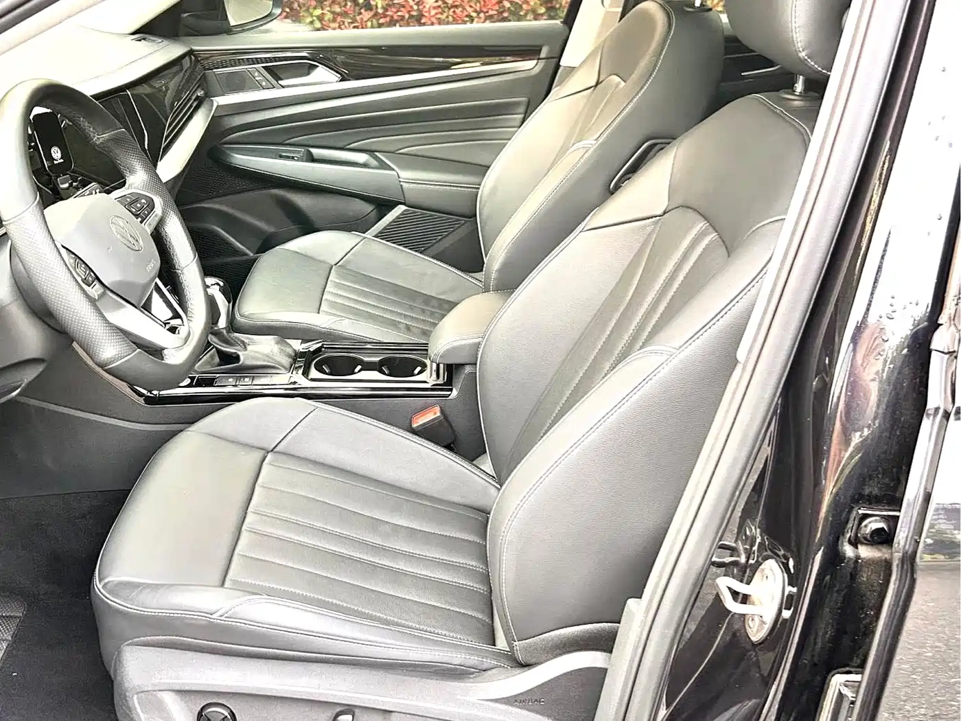 Volkswagen Passat 2022 330TSI Starlight Elite Edition фото 7