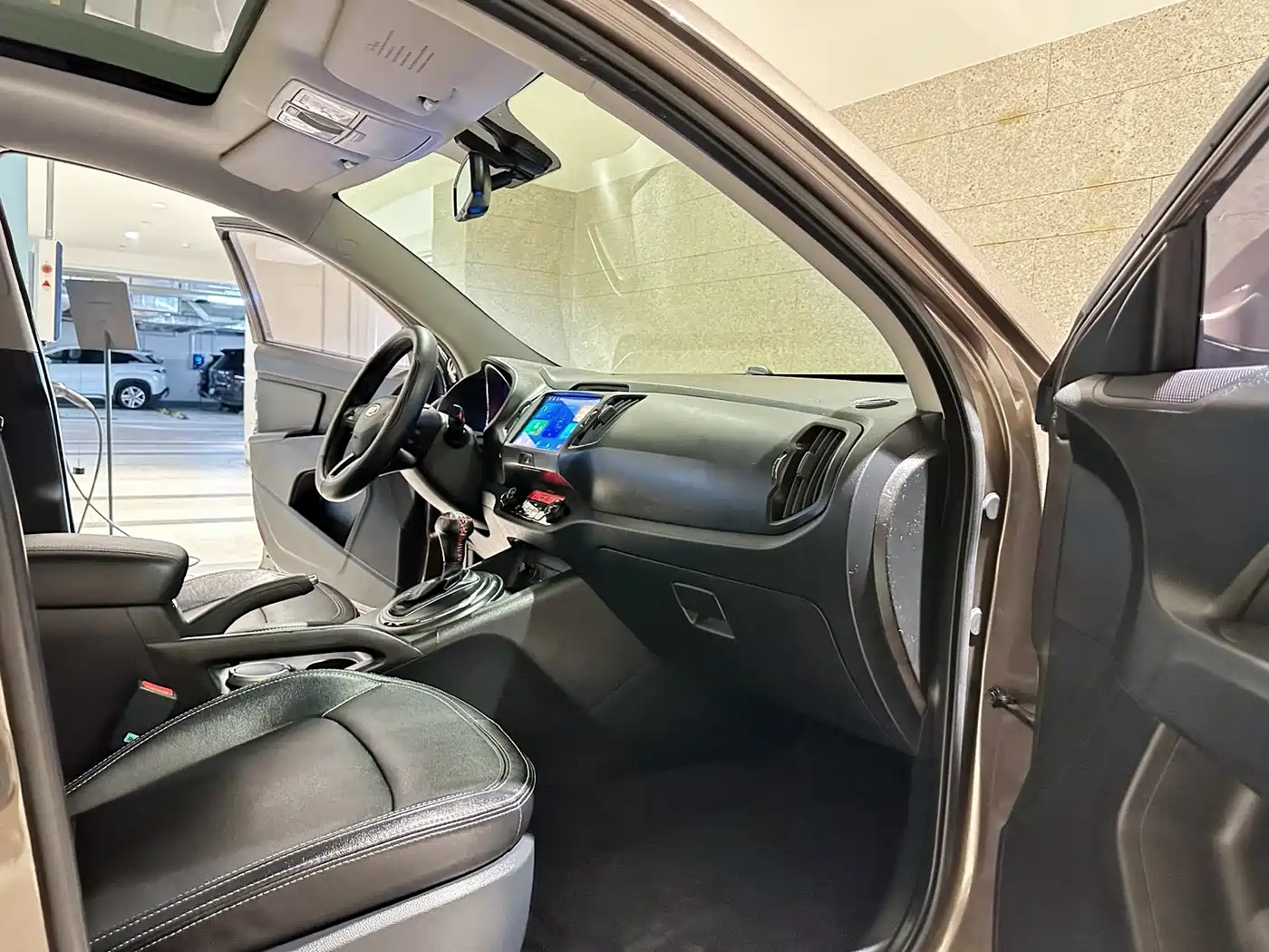 Kia Sportage 2012 2.0L Automatic 2WD GLS фото 12