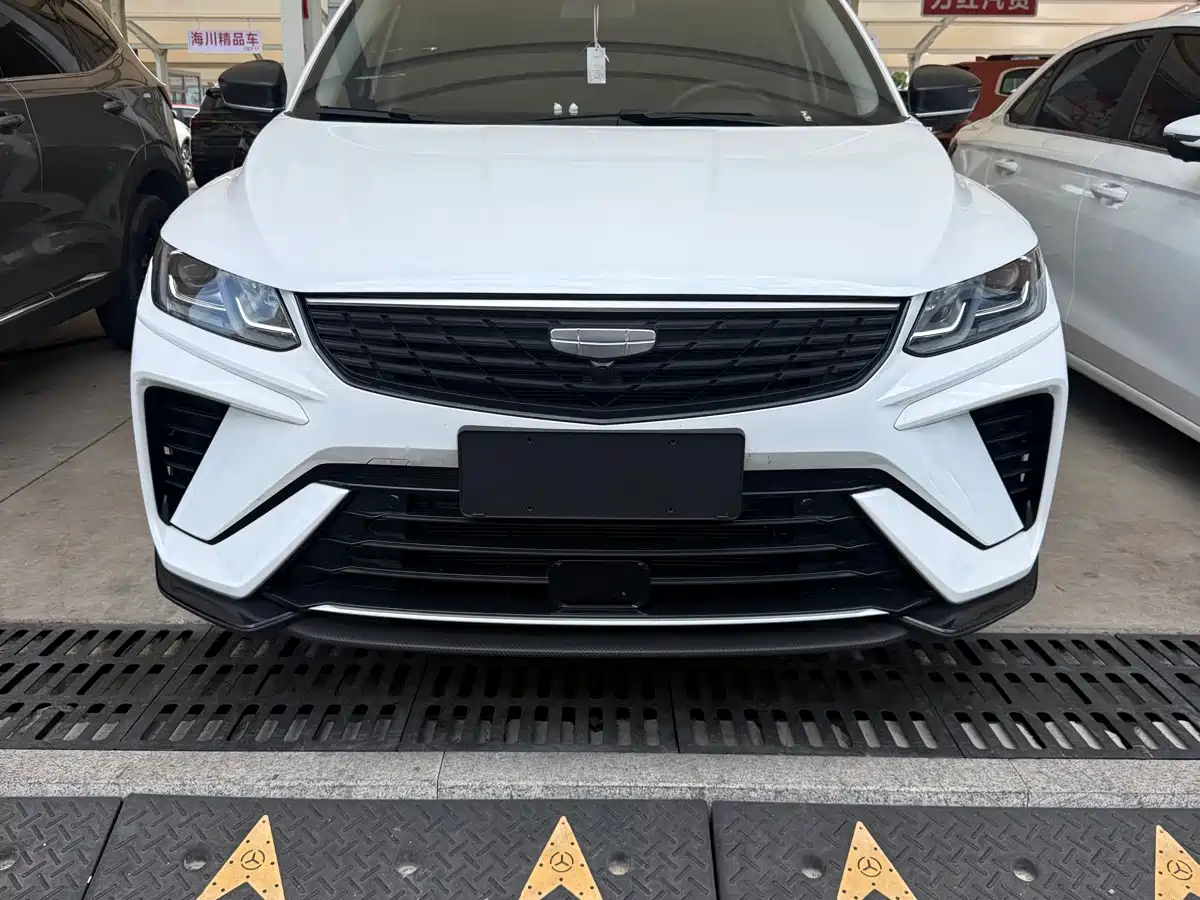 Фото 8 - Geely Coolray