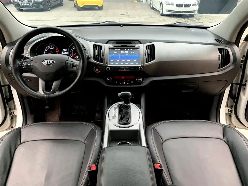 Kia Sportage 2016 2.0L Automatic 2WD DLX фото 6