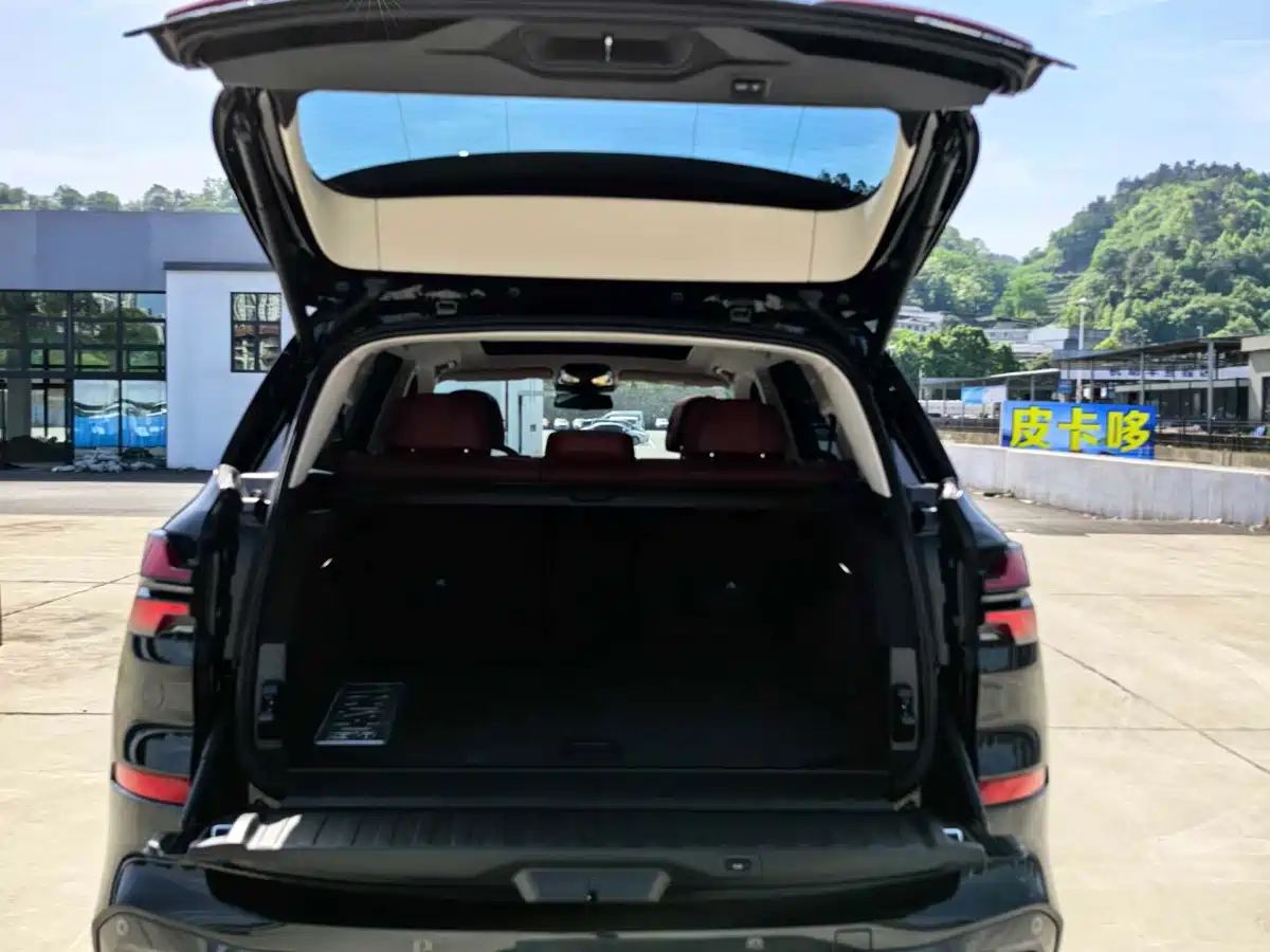 BMW X5 2023 xDrive 30Li Premium M Sport Black Night Package фото 12