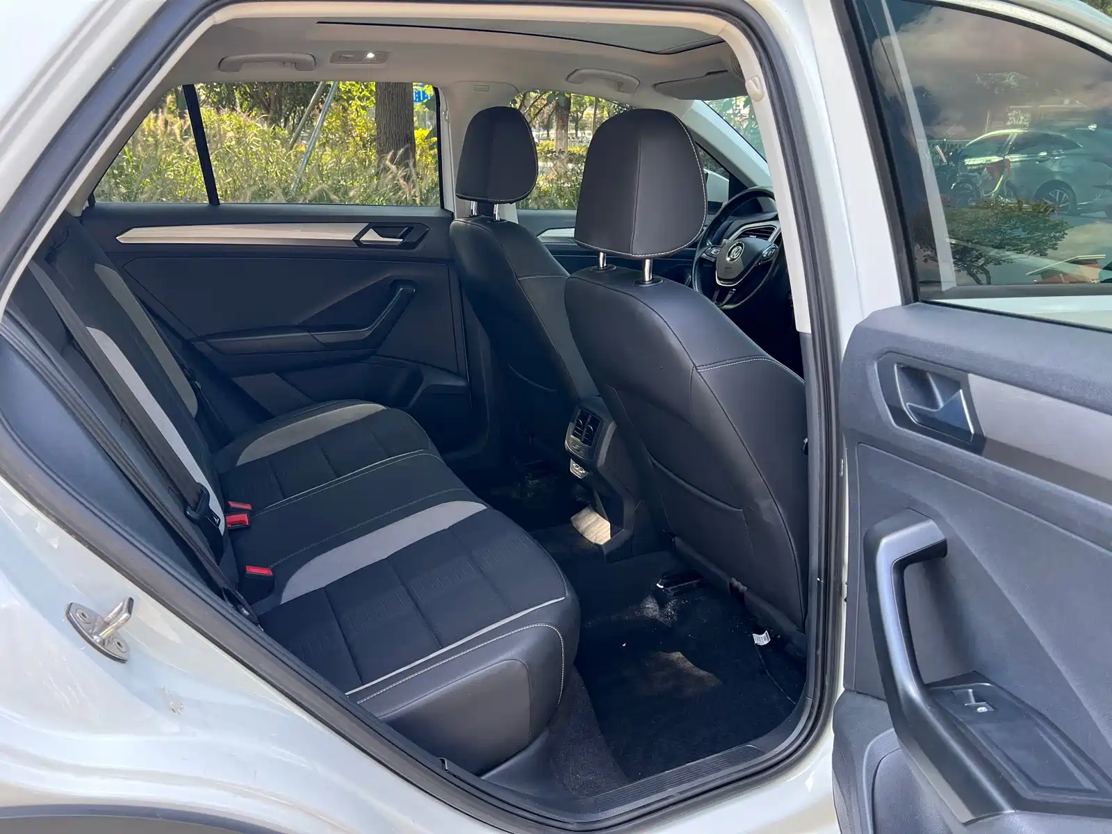 Photo 15 - Volkswagen T-ROC