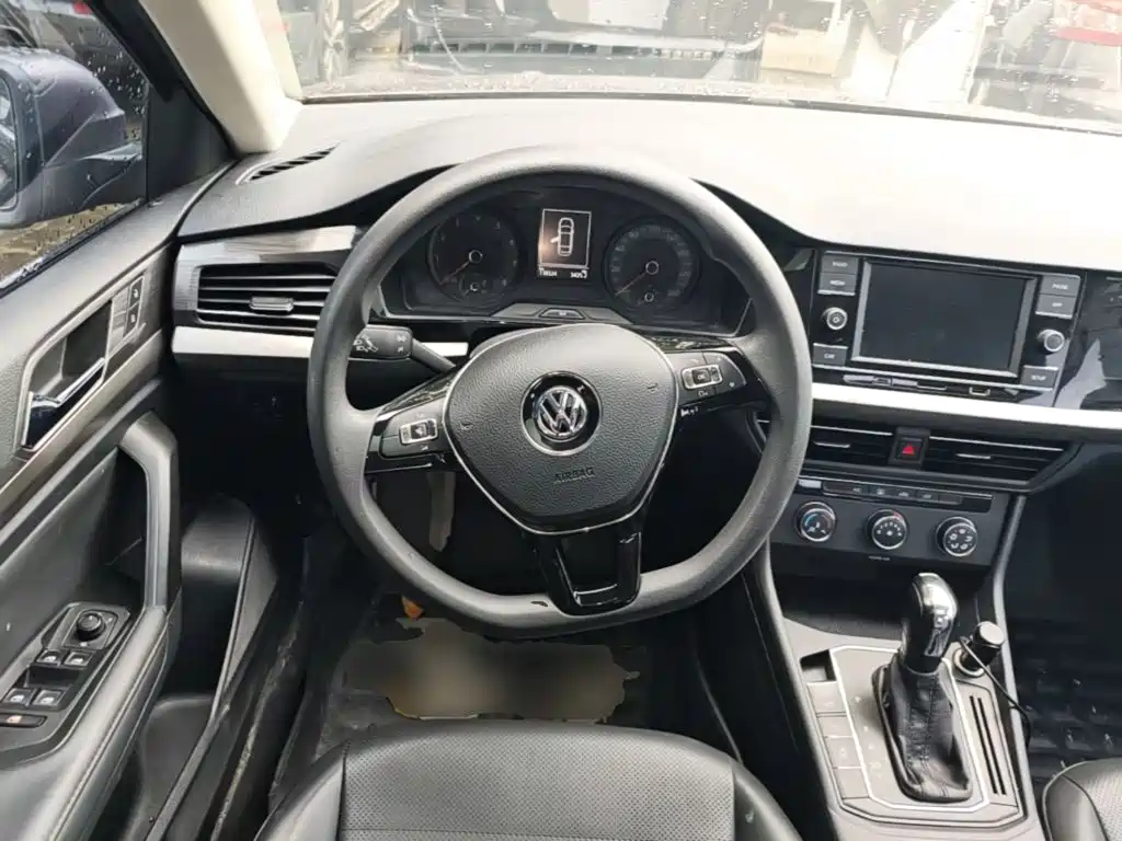 Фото 11 - Volkswagen Lavida