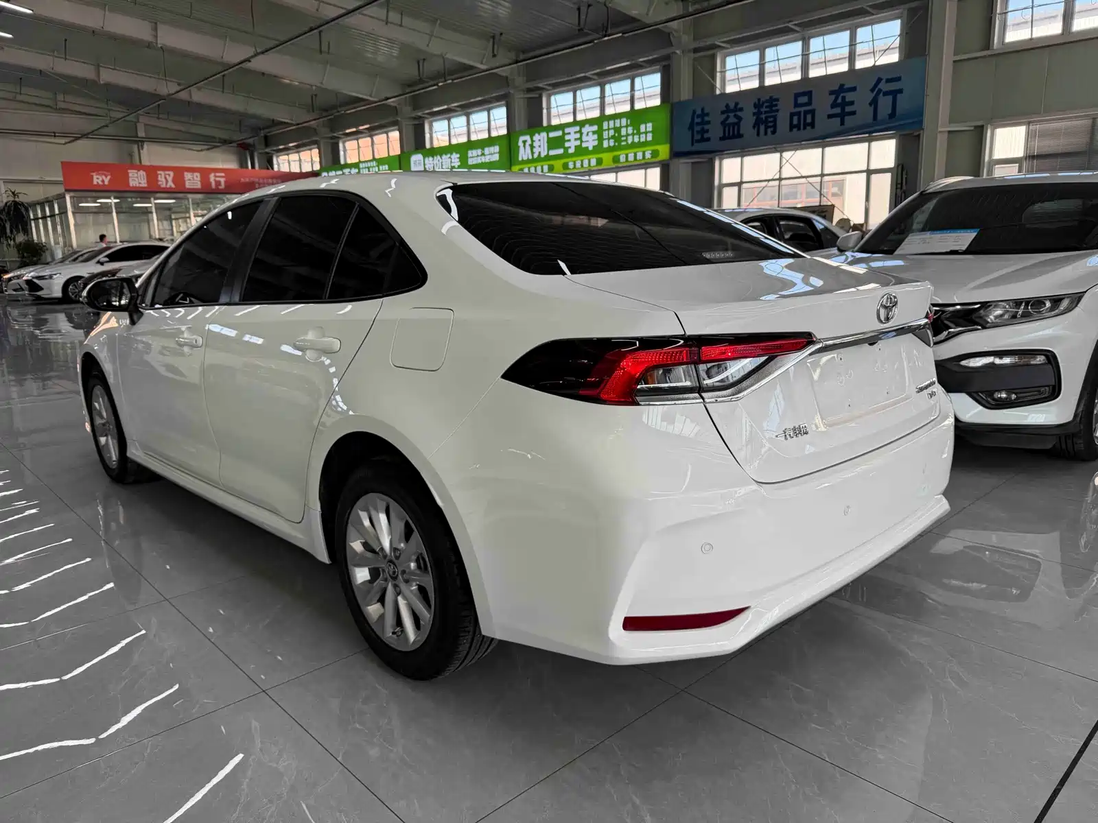 Фото 6 - Toyota Corolla