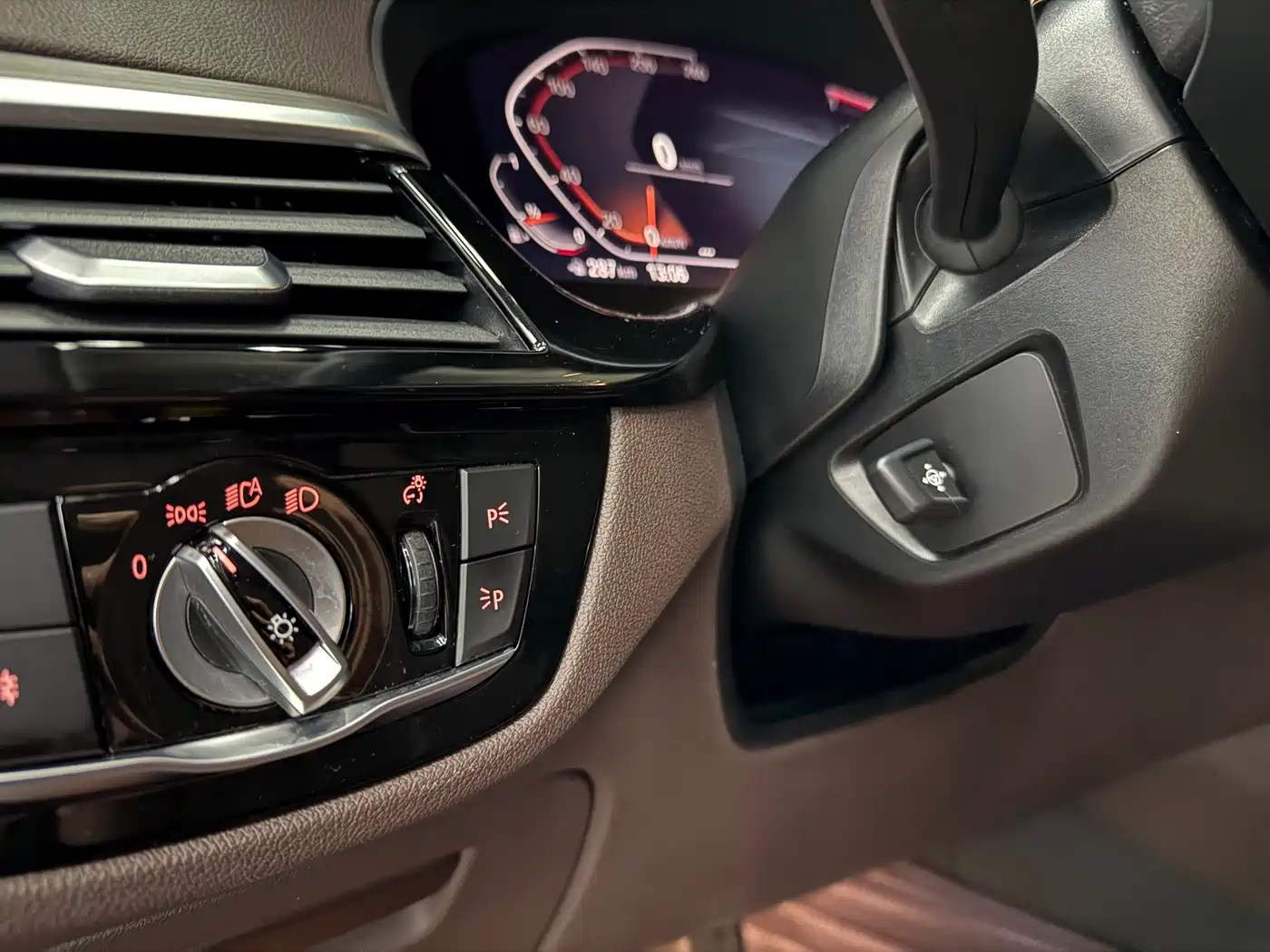 BMW 5 Series 2020 530Li Premium Luxury Package фото 15