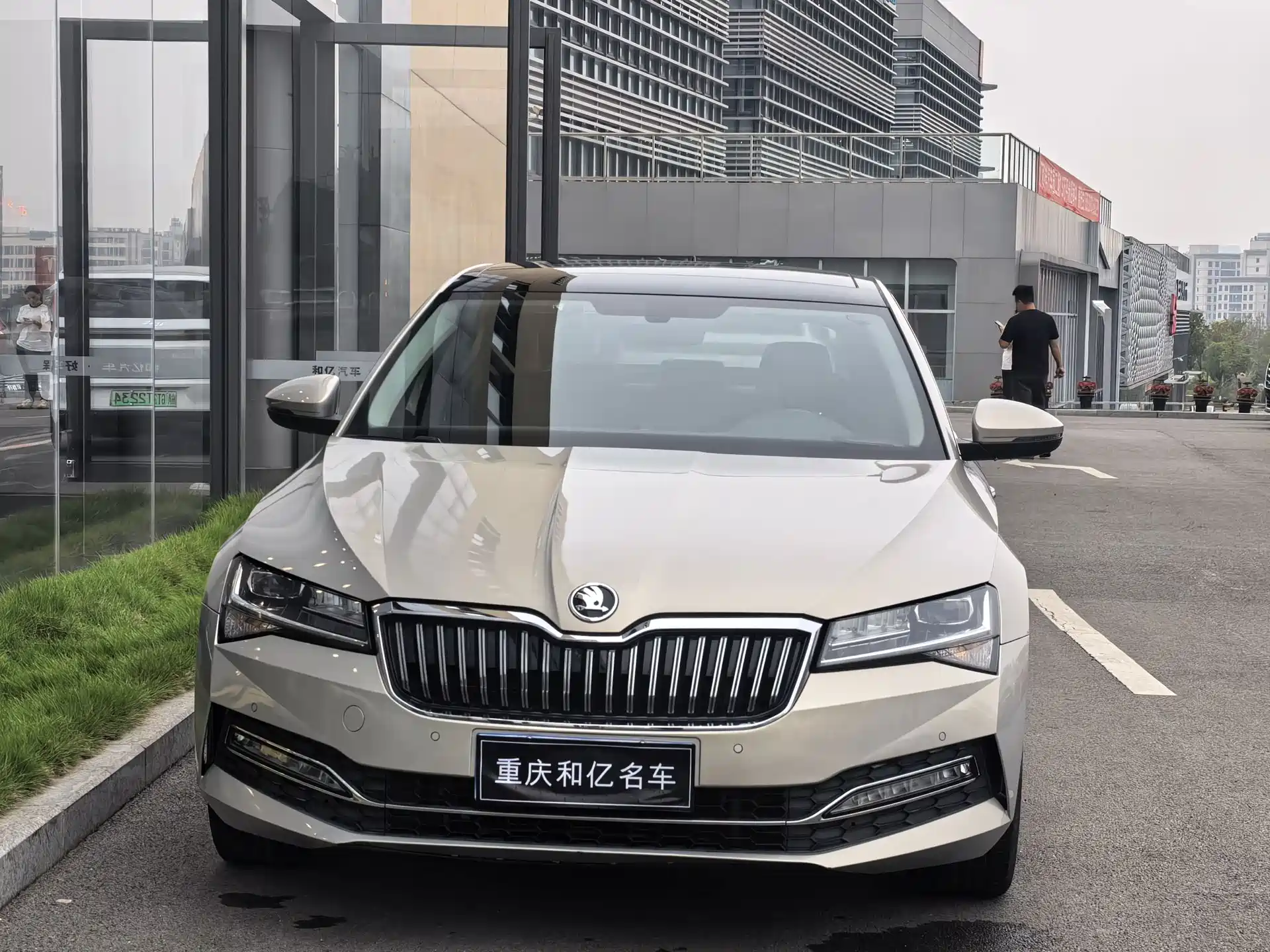 صورة 2 - Škoda Superb