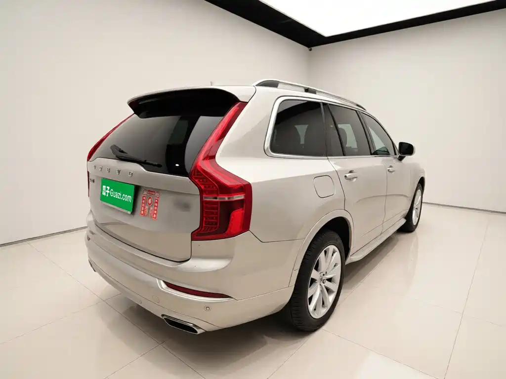 Фото 6 - Volvo XC90