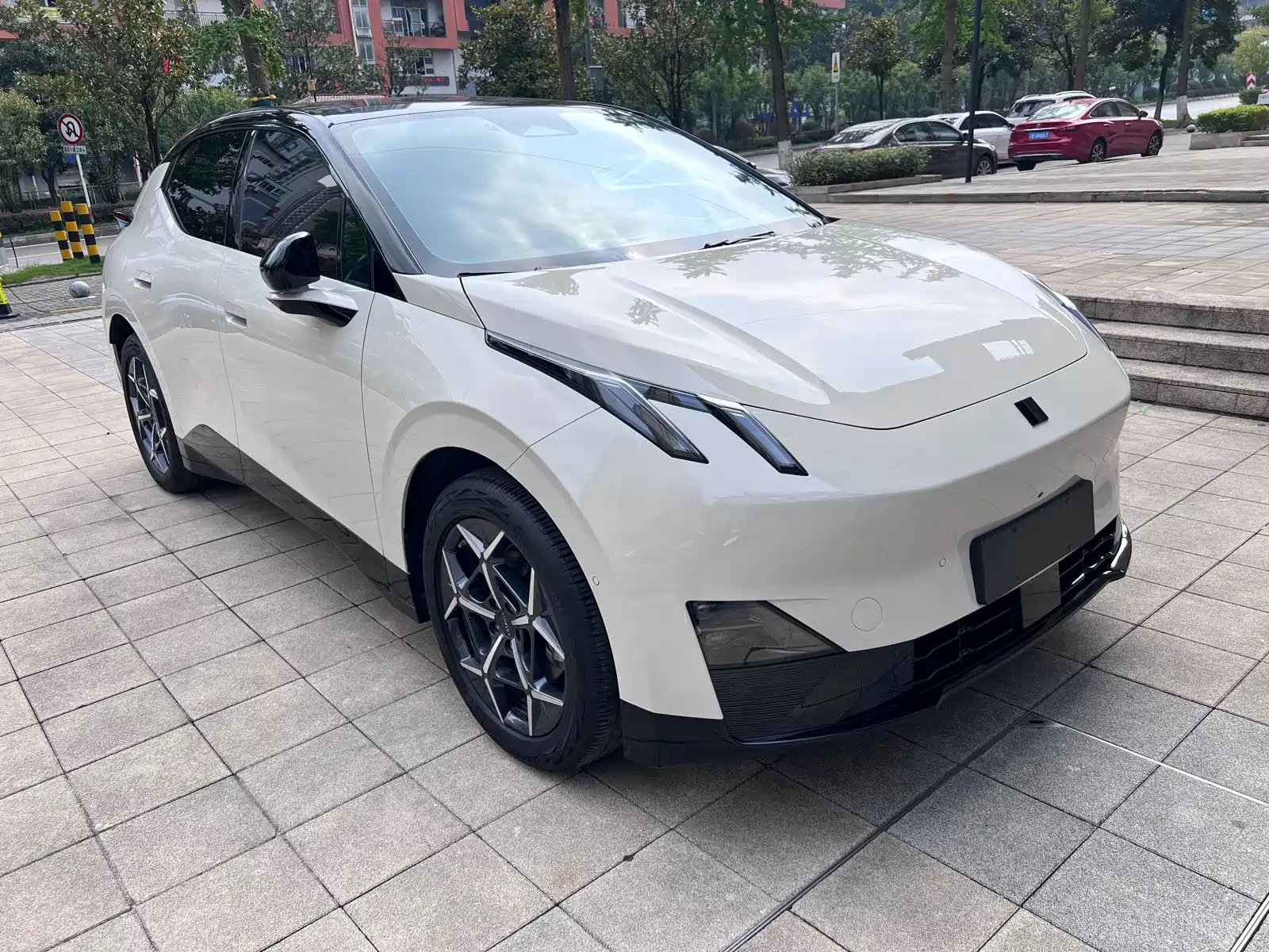 Фото 3 - Lynk & Co Z20