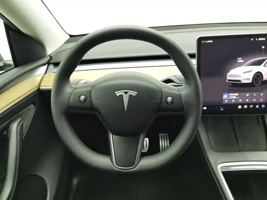 Фото 11 - Tesla Model Y