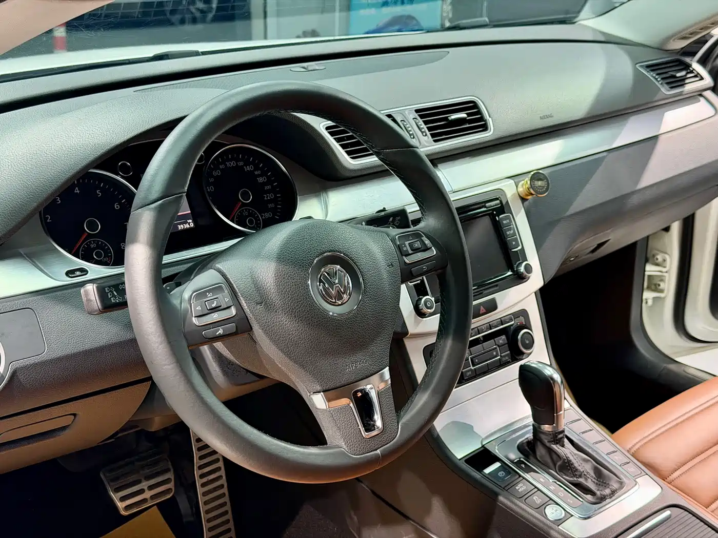 Volkswagen FAW-Volkswagen CC 2012 Model 2.0TSI Ultimate фото 10