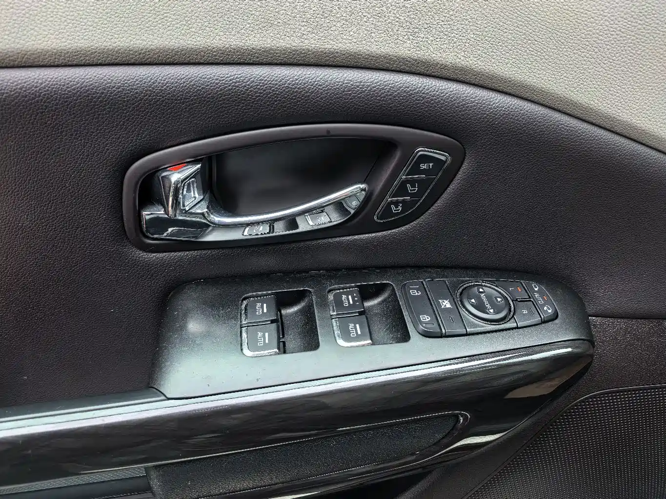 Kia Carnival (Import) 2015 3.3GDI Flagship China IV фото 21